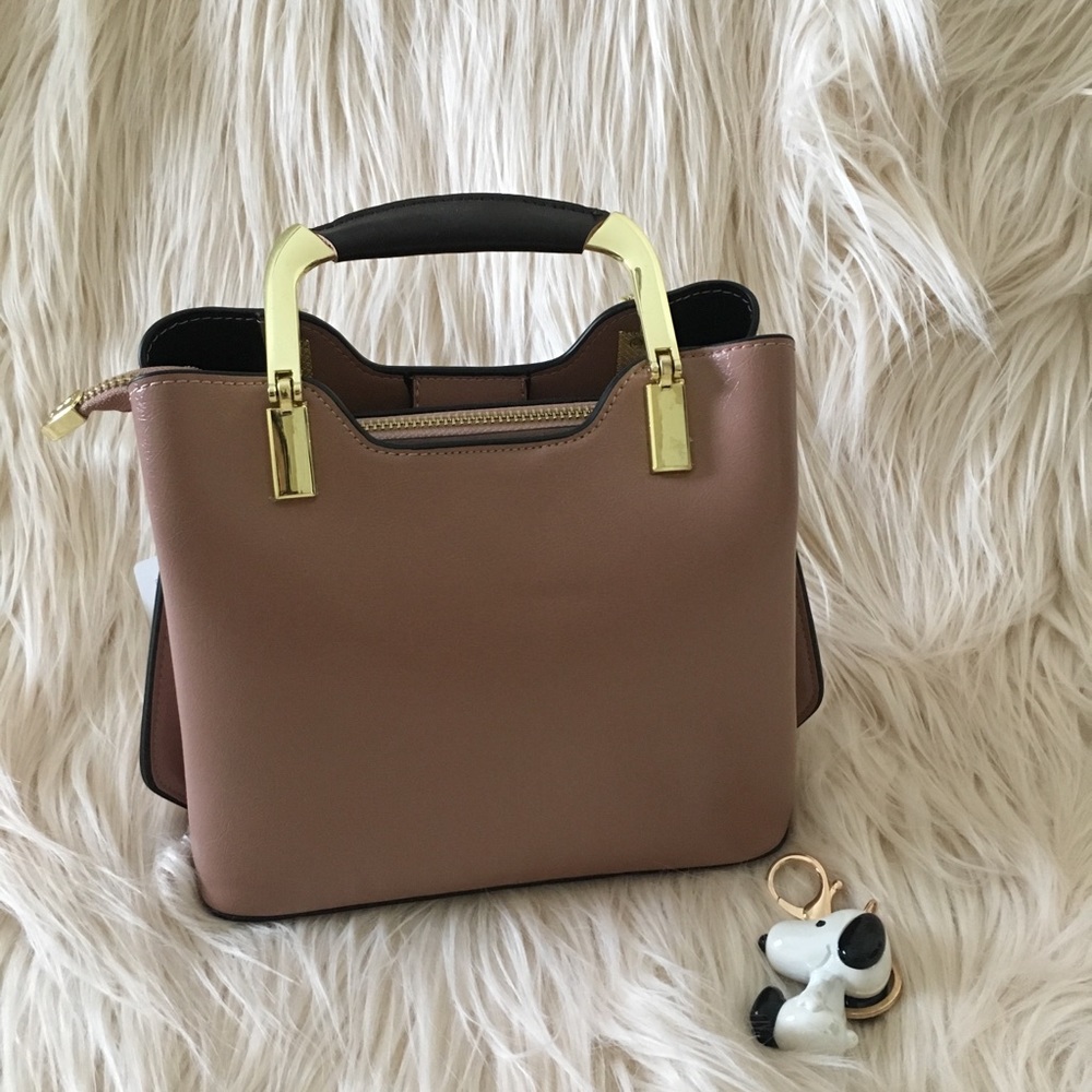 Small handbag new with tag